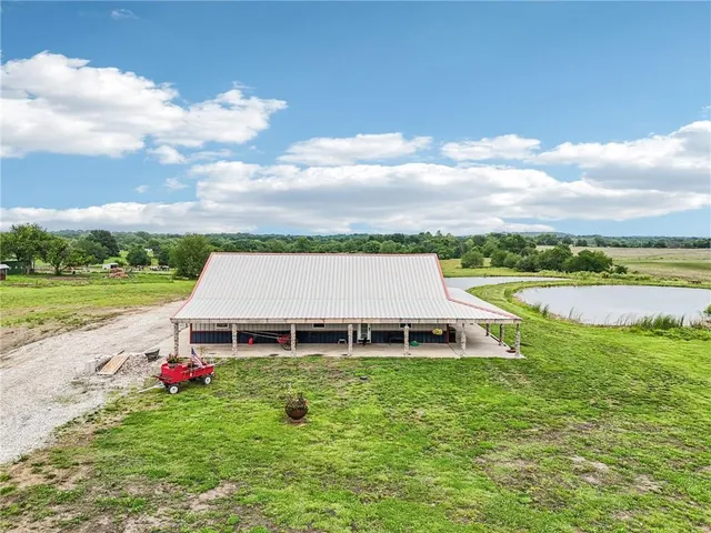 $912,000 | 301 Northwest 1601st Road, Holden, MO 64040