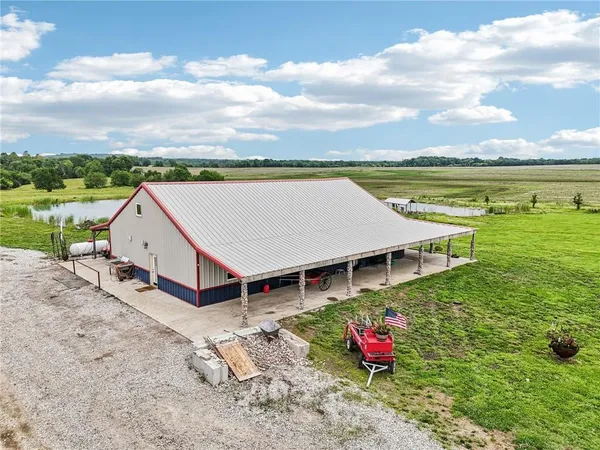 $912,000 | 301 Northwest 1601st Road, Holden, MO 64040