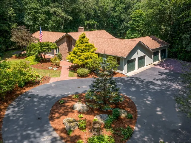 $1,050,000 | 154 Beechwood Drive, Cranston, RI 02921