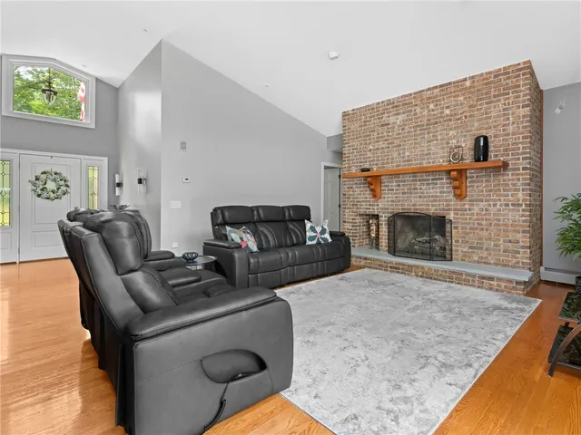 $1,050,000 | 154 Beechwood Drive, Cranston, RI 02921