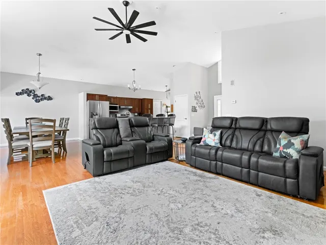 $1,050,000 | 154 Beechwood Drive, Cranston, RI 02921