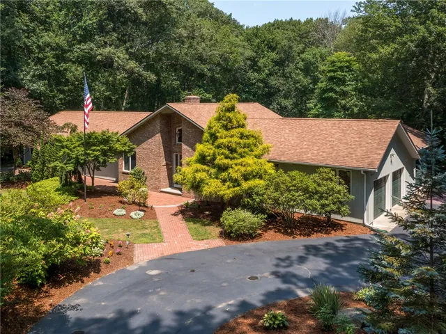 $1,050,000 | 154 Beechwood Drive, Cranston, RI 02921