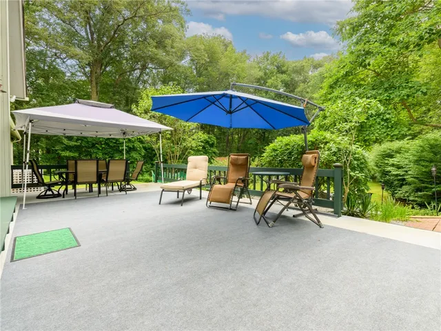 $1,050,000 | 154 Beechwood Drive, Cranston, RI 02921