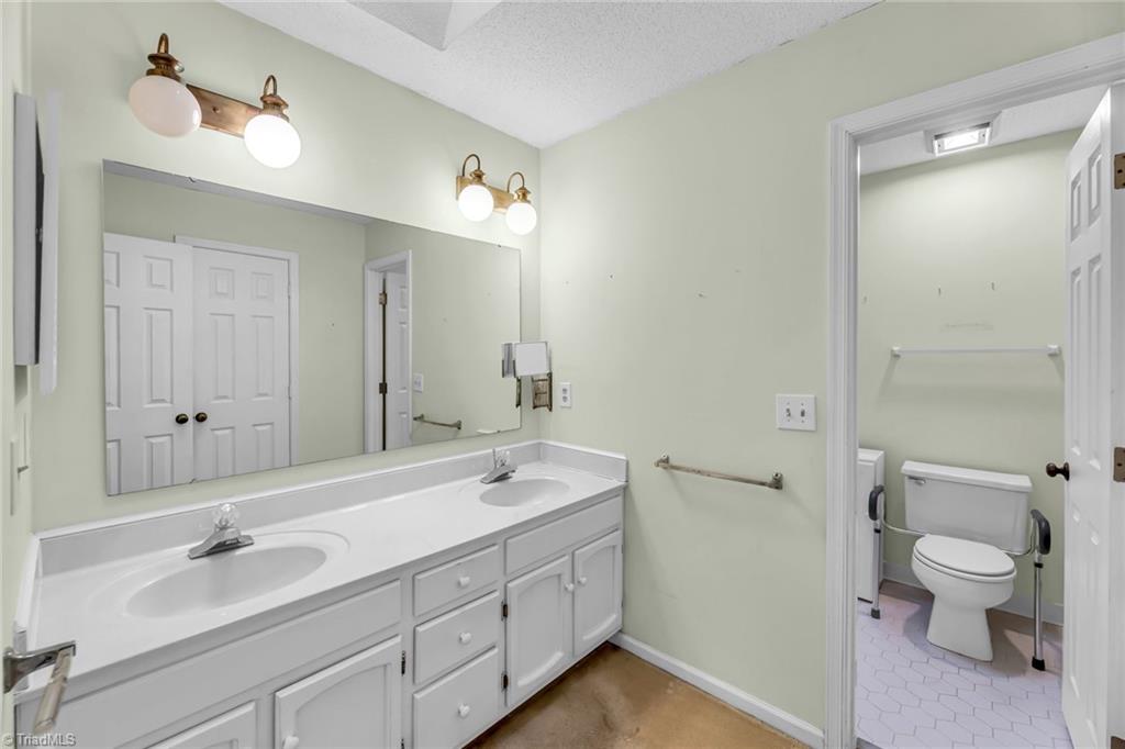 5103 Nantucket Road Greensboro, NC 27455 - Photo 25 of 37 Gallery Image 25