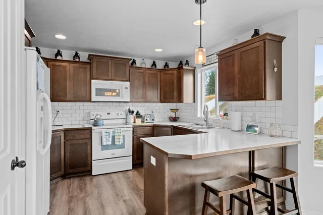 $450,000 | 18224 Selkirk Estates Road, Greenacres, WA 99016