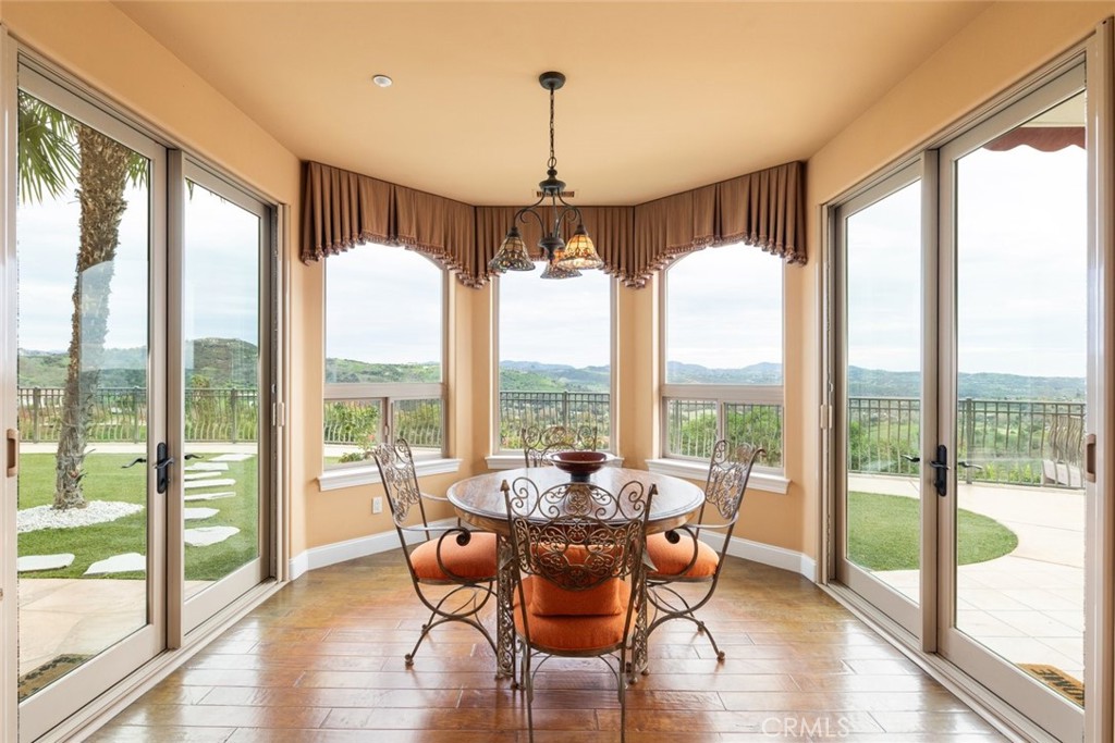 2328 Dos Lomas Fallbrook, CA 92028 - Photo 13 of 55 Main House eating area
