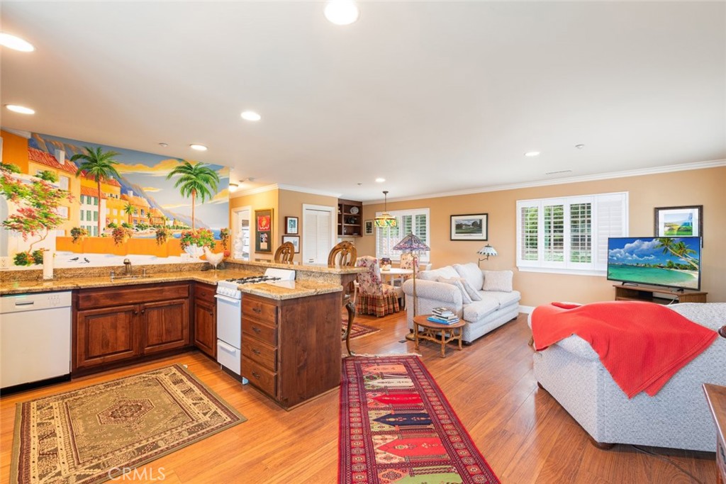 2328 Dos Lomas Fallbrook, CA 92028 - Photo 27 of 55 2 bedroom ,living area