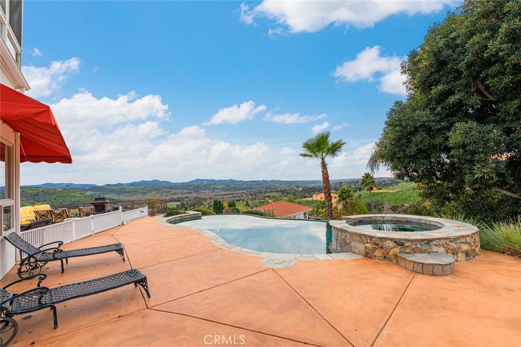2328 Dos Lomas Fallbrook, CA 92028 - Photo 4 of 55 Infinity Pool, Main House