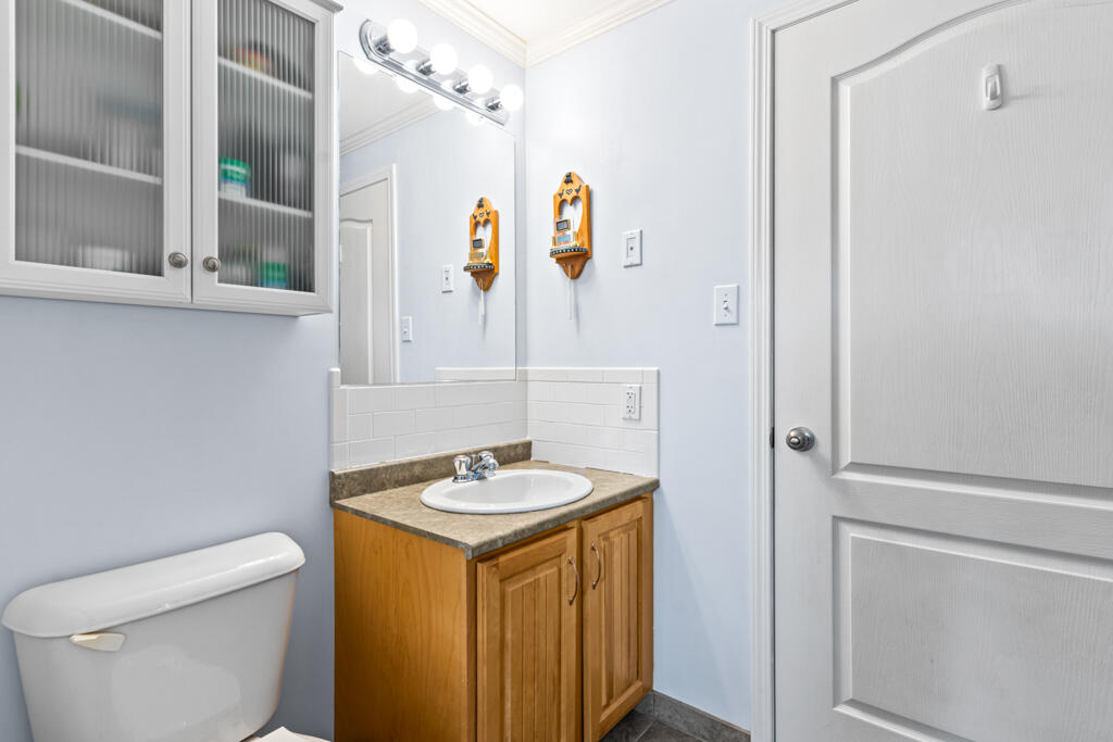 282 Falmouth Road Windham, ME 04062 - Photo 13 of 53 DSC02881
