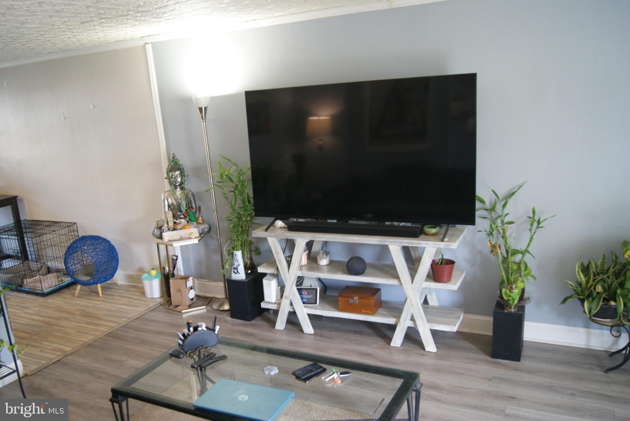 735 Grant Road Folcroft, PA 19032 - Photo 14 of 57 Modern living space with greenery.