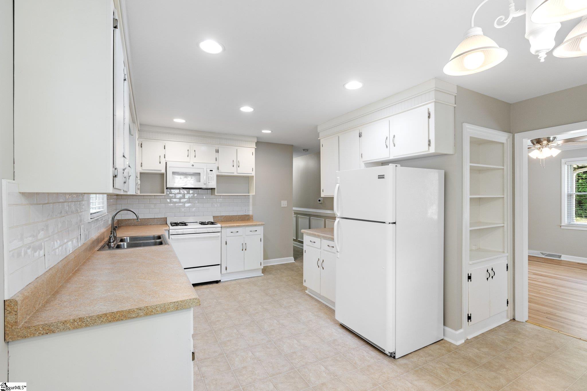 520 Ridgewood Drive Greer, SC 29651 - Photo 11 of 34 Gallery Image 11