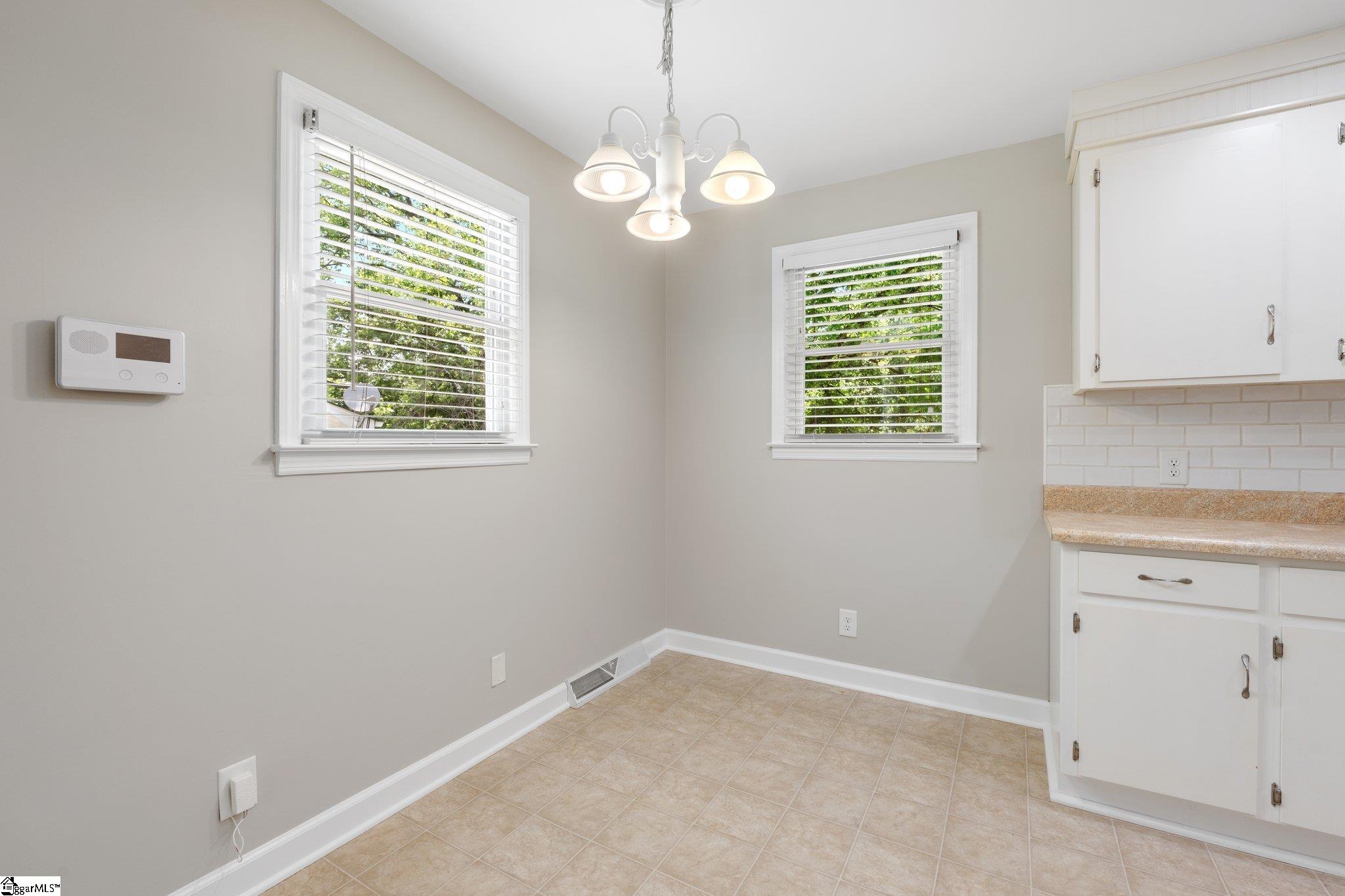 520 Ridgewood Drive Greer, SC 29651 - Photo 12 of 34 Gallery Image 12