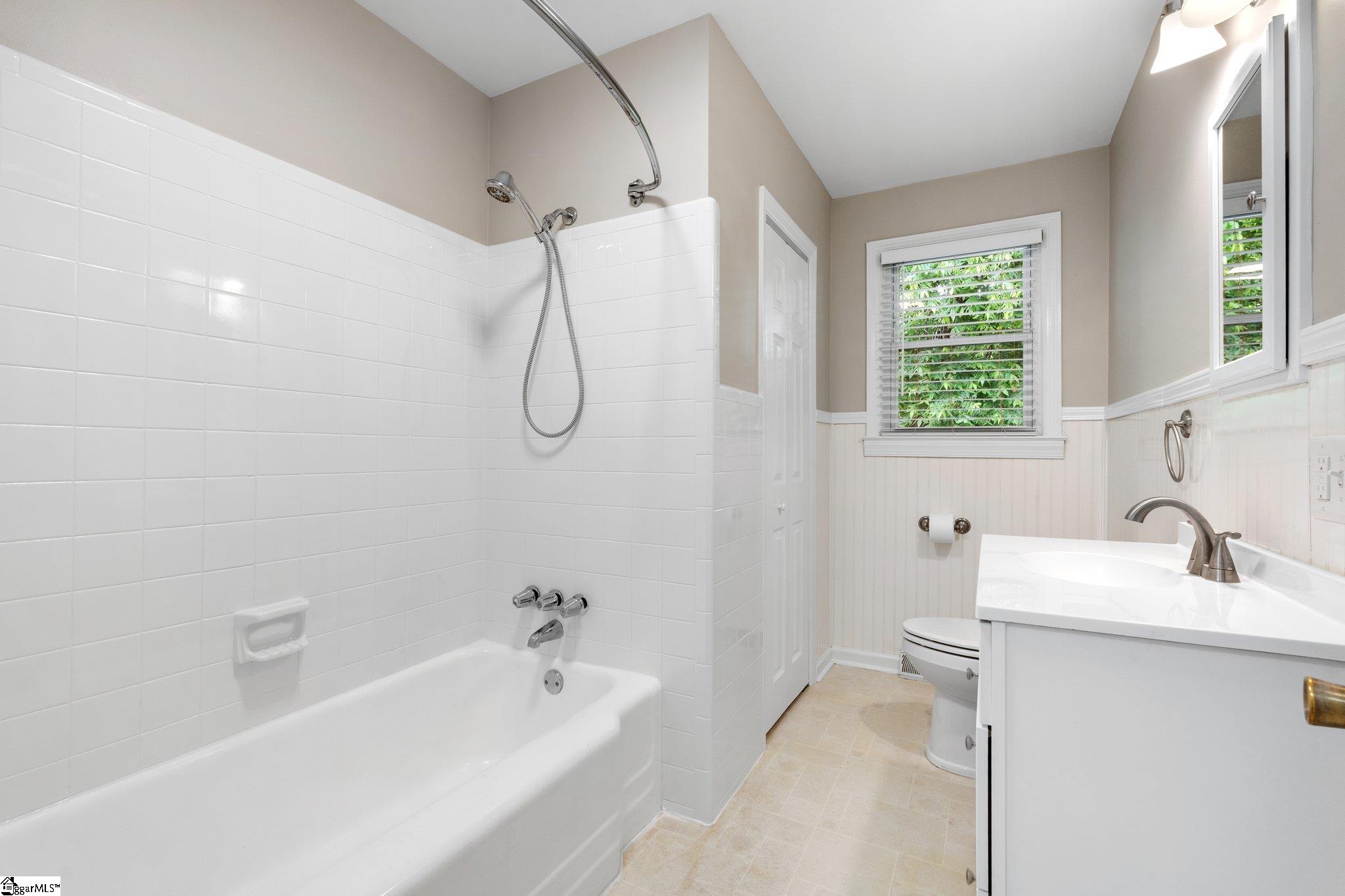 520 Ridgewood Drive Greer, SC 29651 - Photo 19 of 34 Gallery Image 19