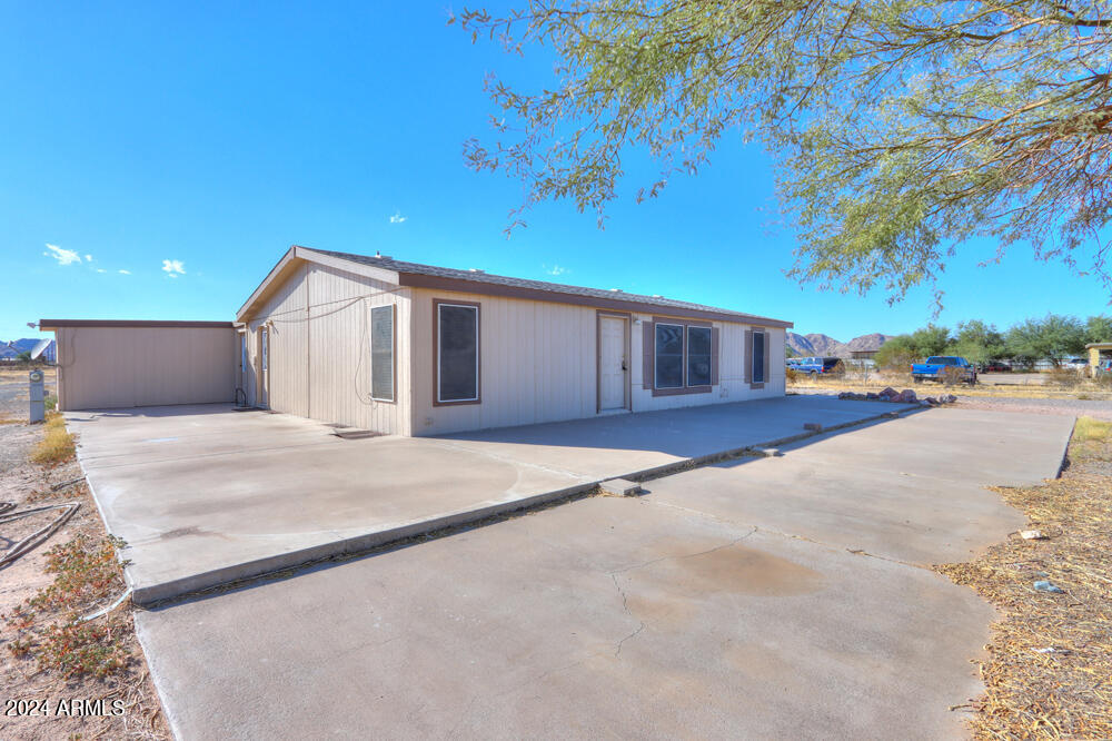 8926 North Thunderbird Road Maricopa, AZ 85139 - Photo 2 of 49 02