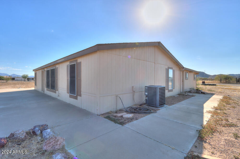 8926 North Thunderbird Road Maricopa, AZ 85139 - Photo 7 of 49 07