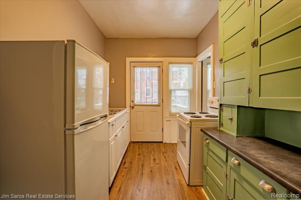 913 Alter Road Detroit, MI 48215 - Photo 9 of 15