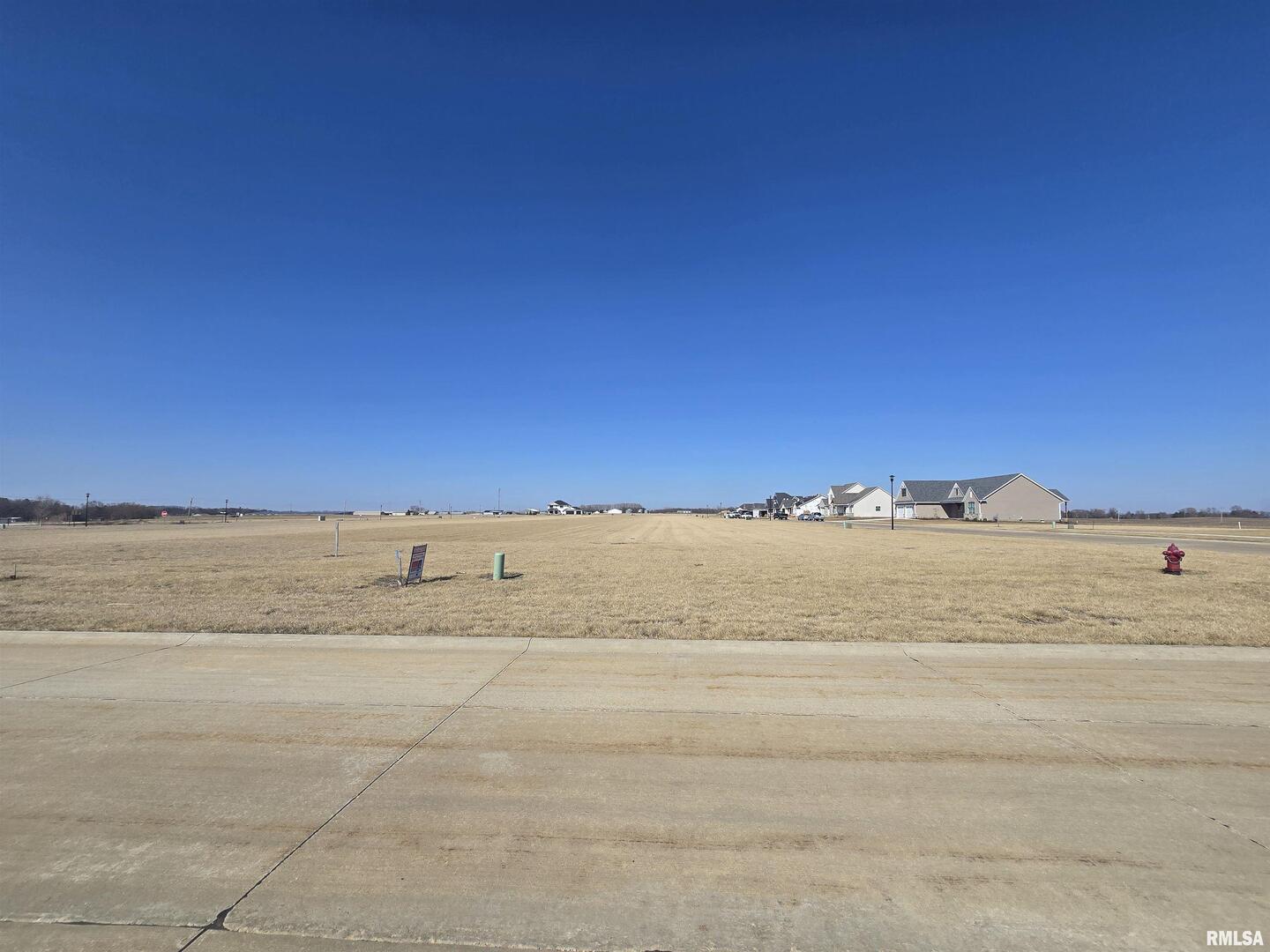 803 Darnall Drive Geneseo, IL 61254 - Photo 13 of 17 a view of beach and ocean