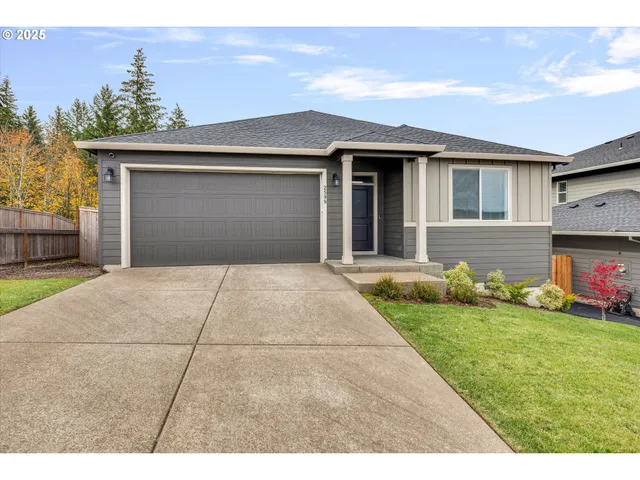 a front view of house with yard