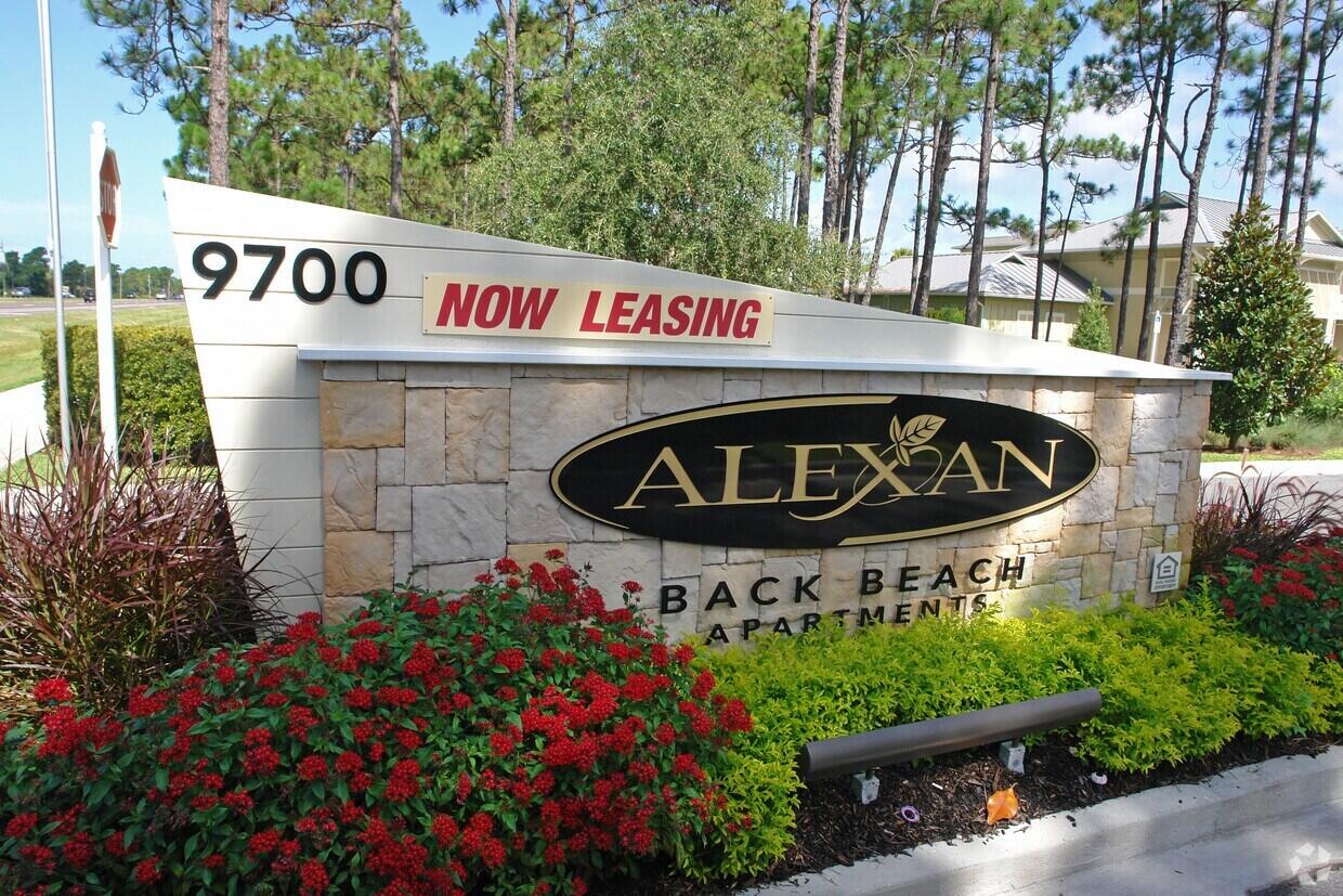 5500 North Military Trail Boca Raton, FL 33496 - Photo 7 of 11 a sign that is on a pole