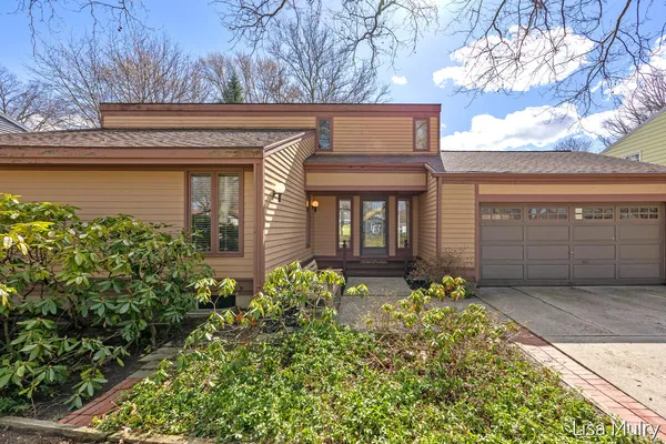 $359,000 | 1810 Southampton Southeast, Grand Rapids, MI 49508