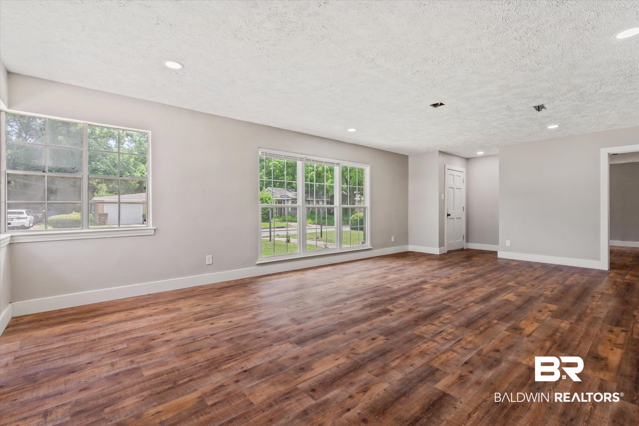2008 Jones Avenue Mobile, AL 36617 - Photo 2 of 20