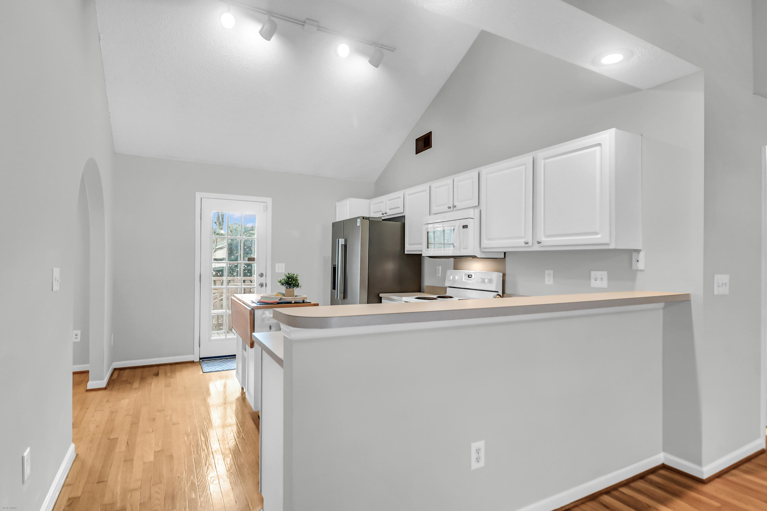 2629 Lani Court Charleston, SC 29414 - Photo 12 of 38 Kitchen Bar