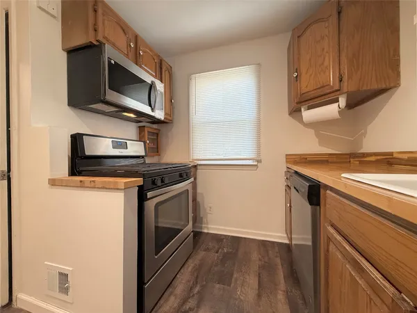 $2,000 | 2703 Watson Boulevard, Endicott, NY 13760