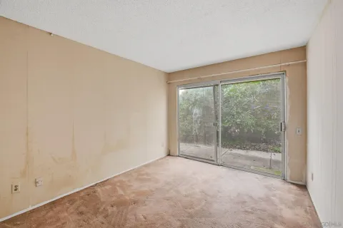 $2,100,000 | 86 Half Moon Bend, Coronado, CA 92118