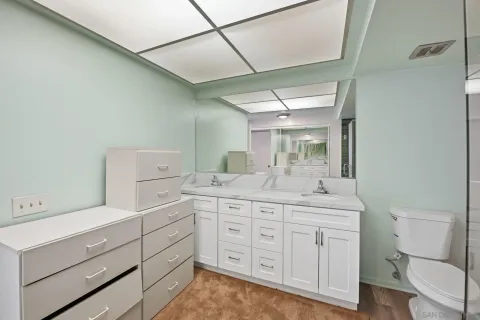 $2,100,000 | 86 Half Moon Bend, Coronado, CA 92118