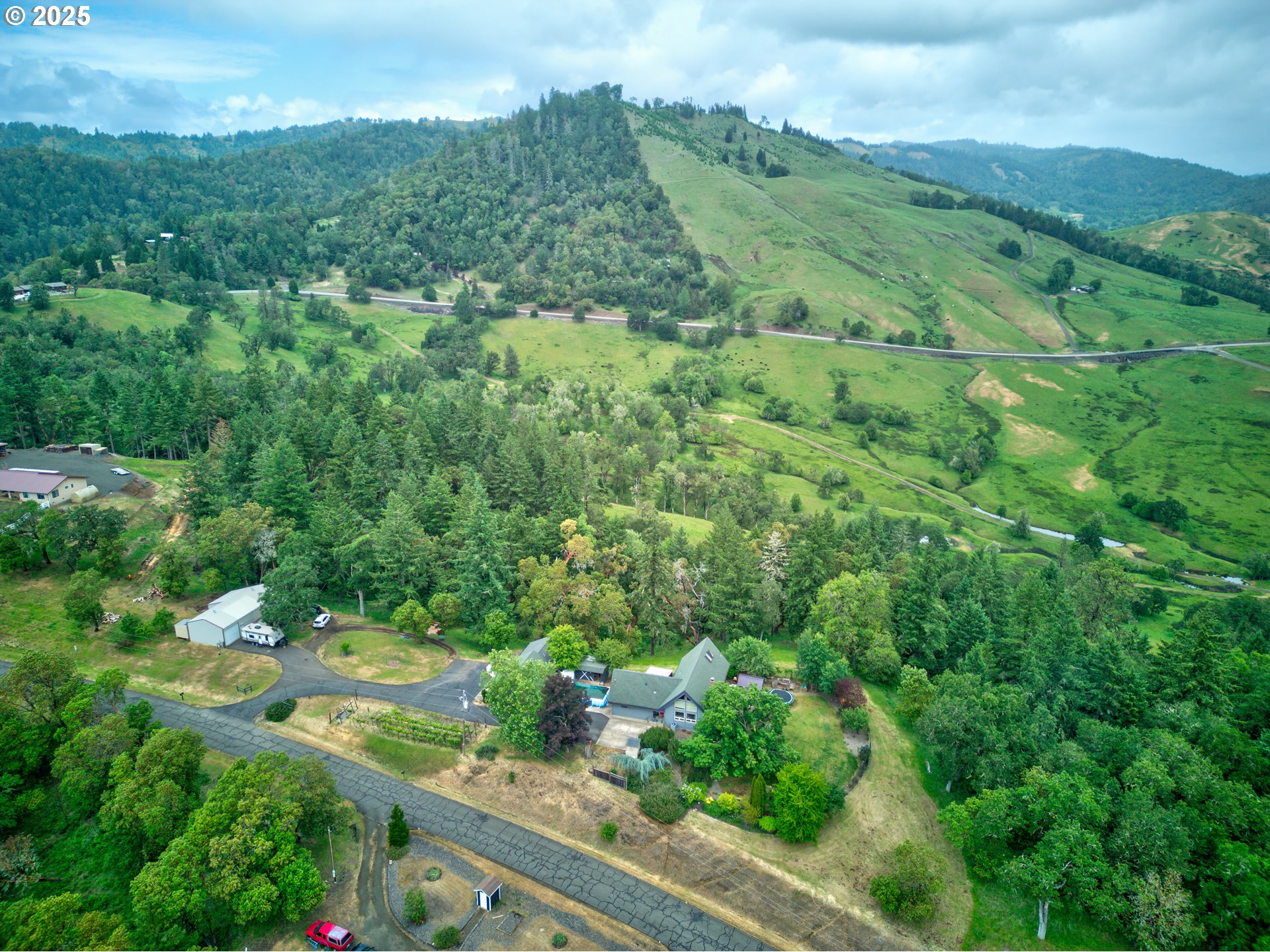 596 Sable Drive Roseburg, OR 97470 - Photo 5 of 48