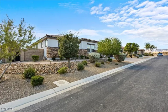 $1,299,999 | 9763 Mountain Spruce Court, Las Vegas, NV 89178