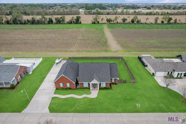 $380,000 | 313 Donald Drive, Thibodaux, LA 70301