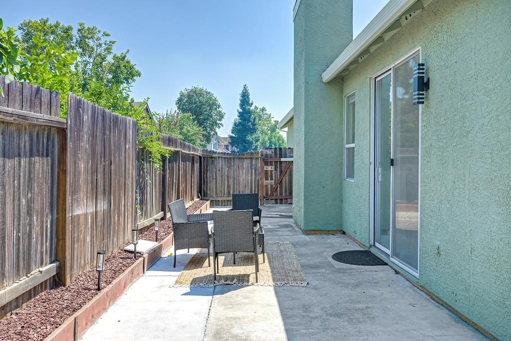 5621 Elk Spring Way Elk Grove, CA 95758 - Photo 31 of 35