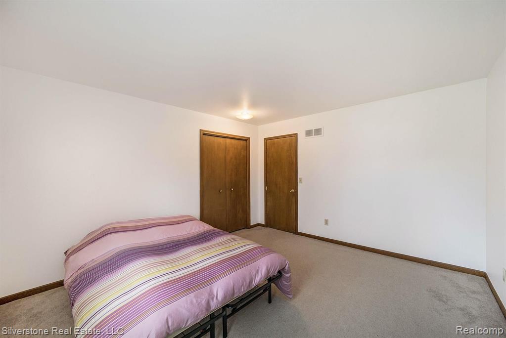 873 North Adams Road Rochester Hills, MI 48309 - Photo 32 of 37