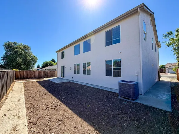 $569,900 | 1677 Brookglen Drive, Olivehurst, CA 95961