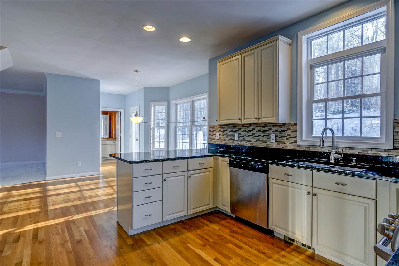 63 Grapevine Road Bedford, NH 03110 - Photo 8 of 36