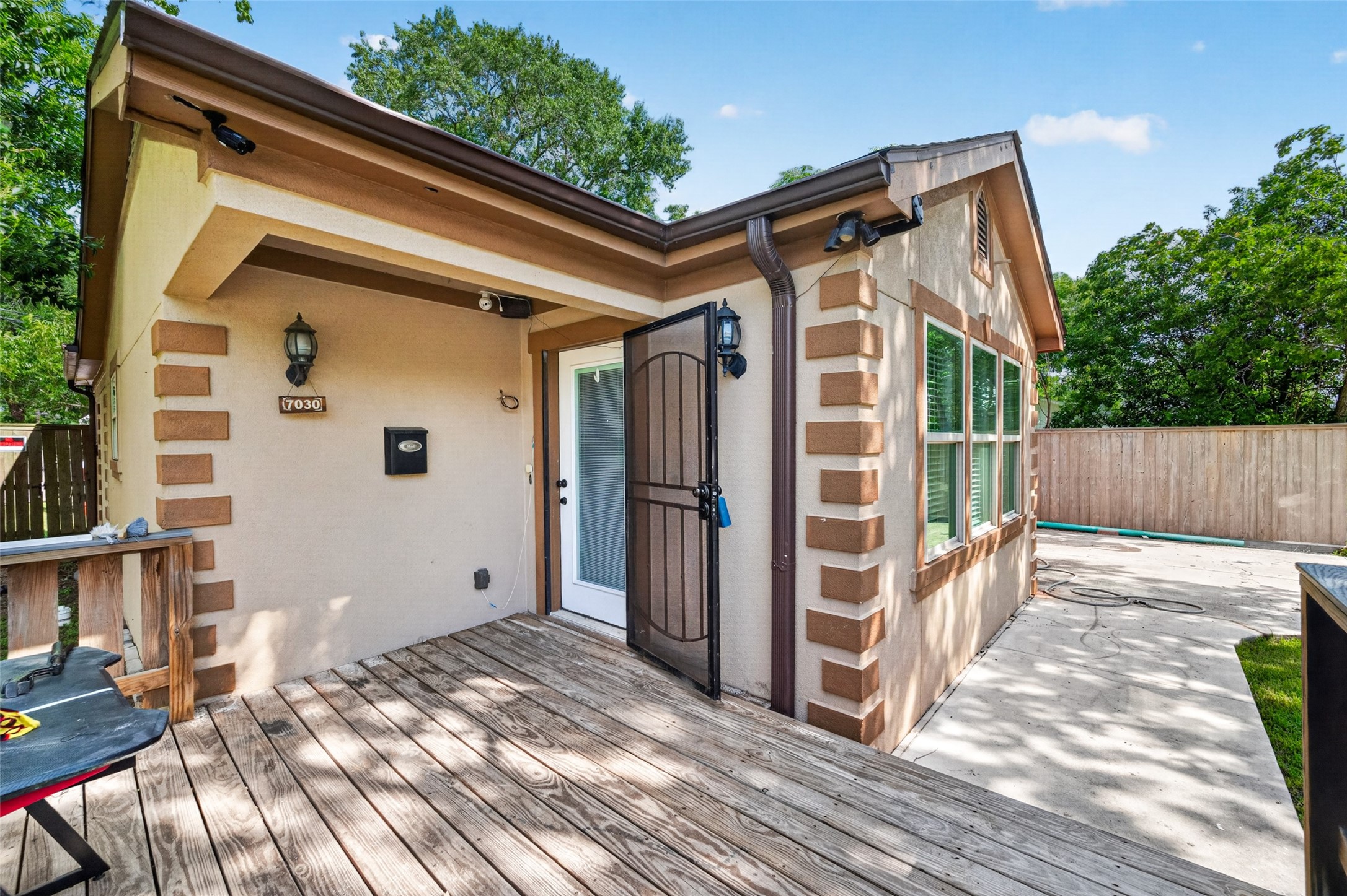 7030 Sidney Street Houston, TX 77021 - Photo 4 of 32