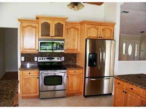 3488 Pine Haven Circle Boca Raton, FL 33431 - Photo 10 of 17 2