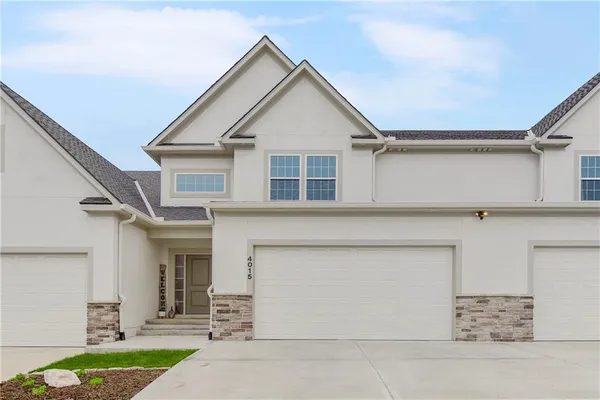 $390,000 | 4015 Northeast Sagamore Drive, Lee's Summit, MO 64064