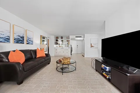 $499,900 | 3520 South Ocean Boulevard, Unit L306, South Palm Beach, FL 33480