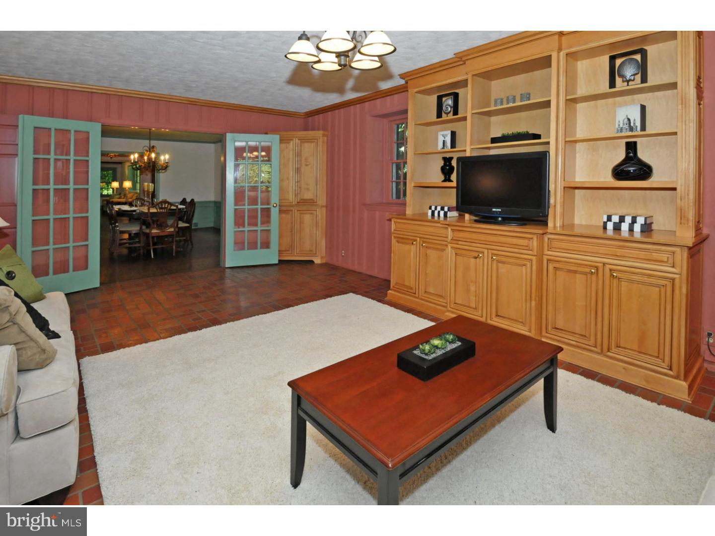 1045 Leopard Road Rydal, PA 19046 - Photo 7 of 25 Family Room