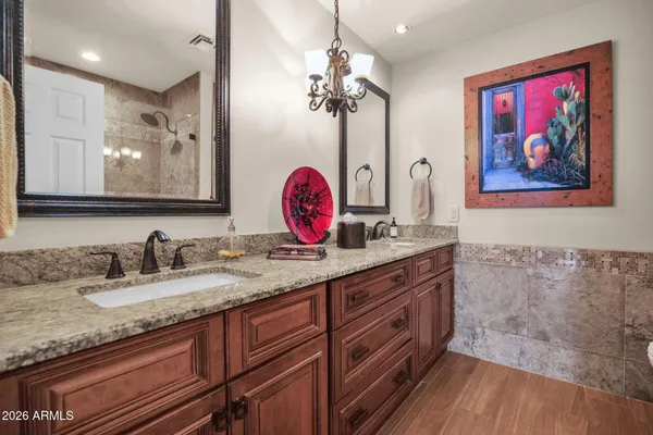 $1,035,000 | 518 South Lagoon Drive, Gilbert, AZ 85233