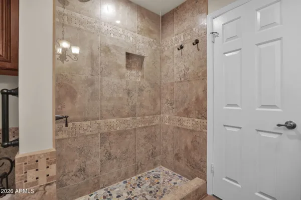 $1,035,000 | 518 South Lagoon Drive, Gilbert, AZ 85233