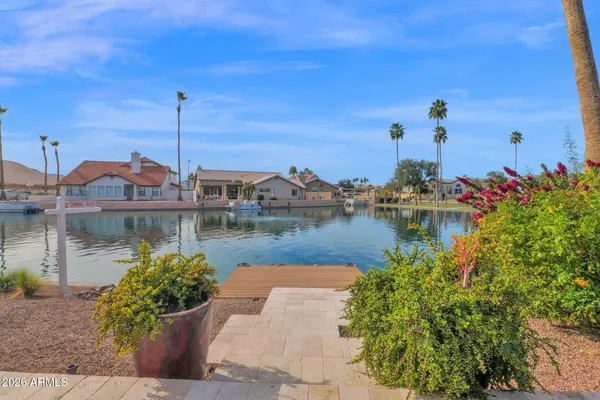 $1,020,000 | 518 South Lagoon Drive, Gilbert, AZ 85233
