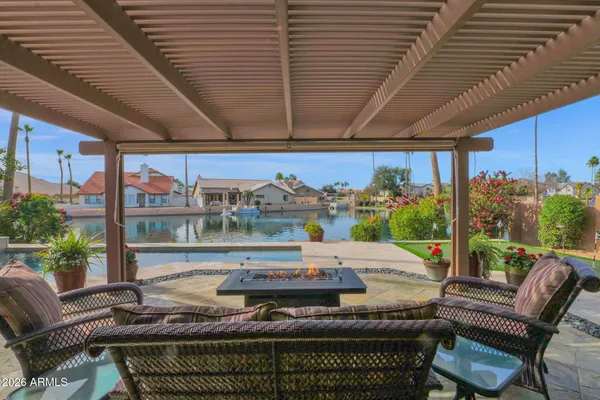 $1,035,000 | 518 South Lagoon Drive, Gilbert, AZ 85233