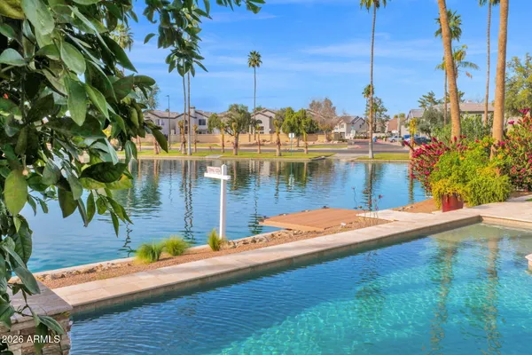 $1,035,000 | 518 South Lagoon Drive, Gilbert, AZ 85233