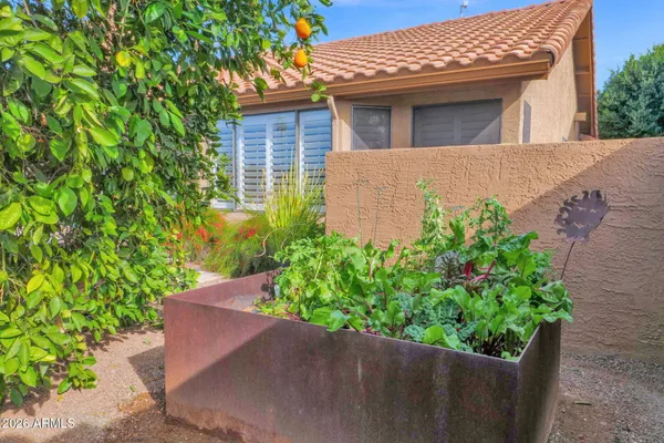 $1,035,000 | 518 South Lagoon Drive, Gilbert, AZ 85233