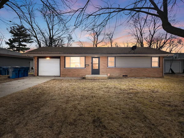 $160,000 | 1856 East Notre Dame Street, Kankakee, IL 60901