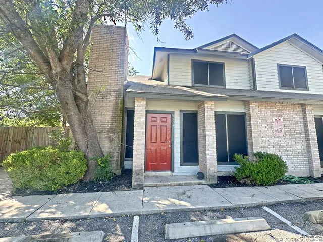 $1,200 | 7502 Oak Chase, Unit 7504, San Antonio, TX 78239