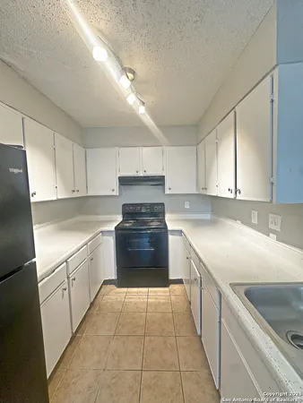 $1,200 | 7502 Oak Chase, Unit 7504, San Antonio, TX 78239